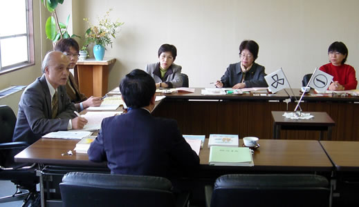 犬山市の教育改革（30人学級など）の説明を受ける党区議団